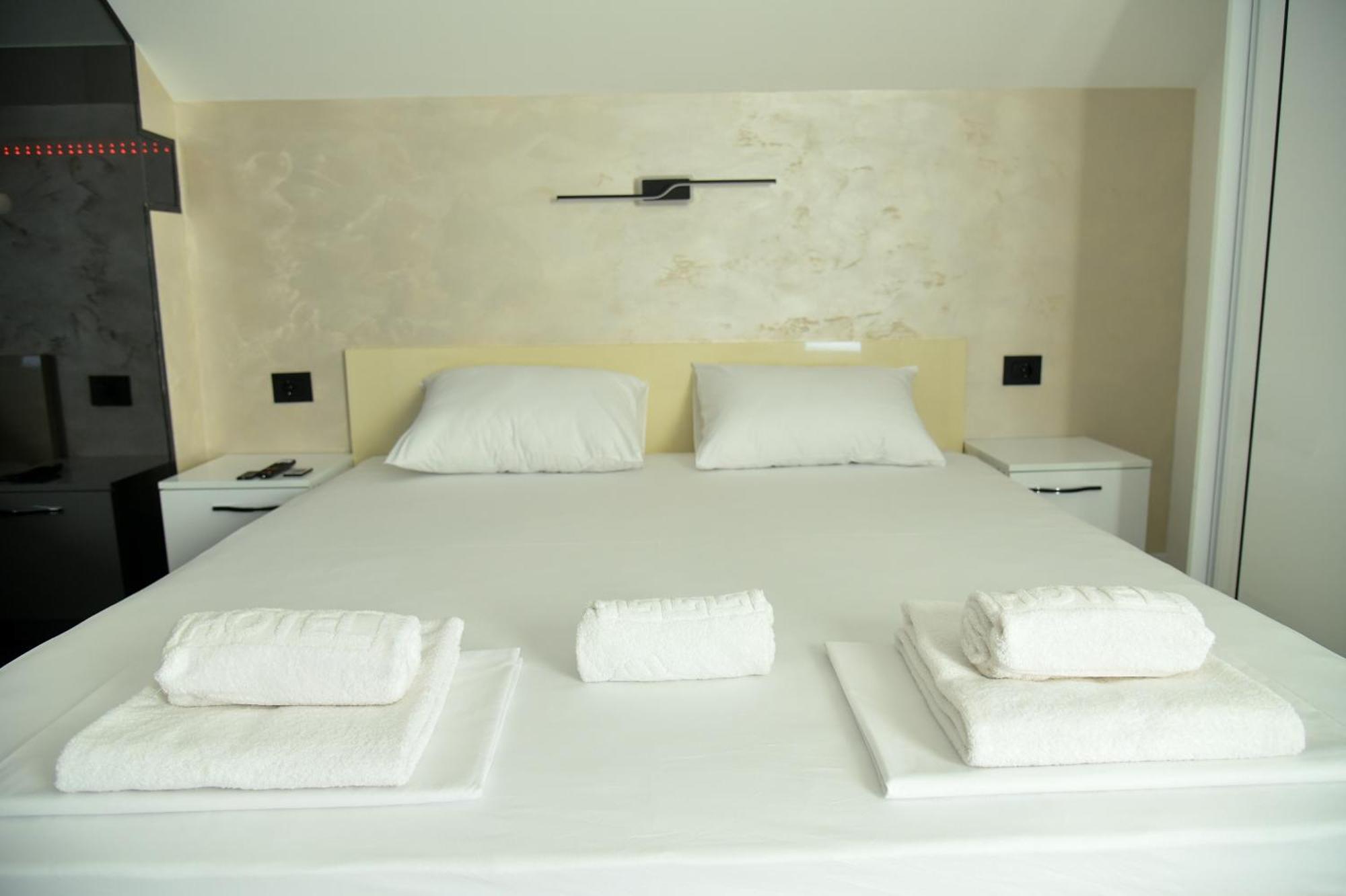 Pansion Eden Hotel Nis Ngoại thất bức ảnh